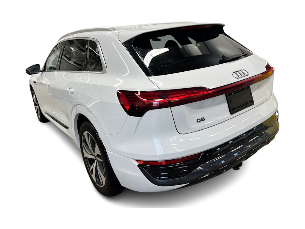Thumbnail: 2024 Audi Q8 e-tron - 3