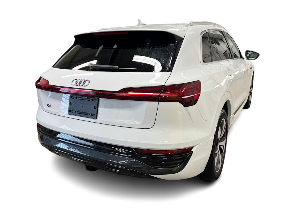 Thumbnail: 2024 Audi Q8 e-tron - 5