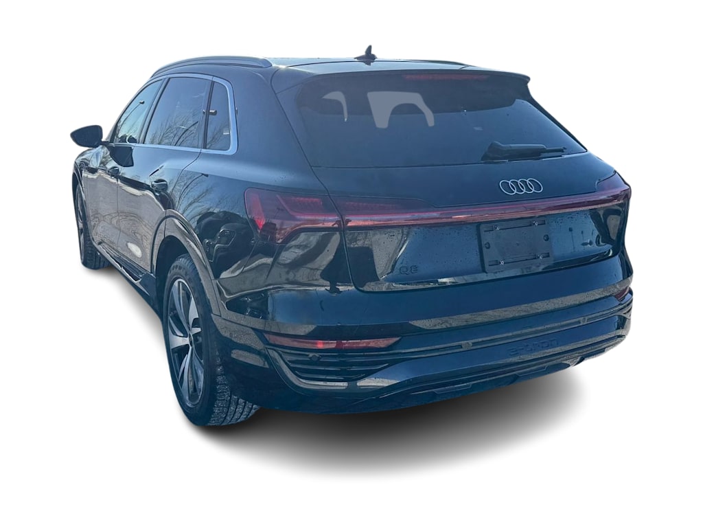 Thumbnail: 2024 Audi Q8 e-tron - 2