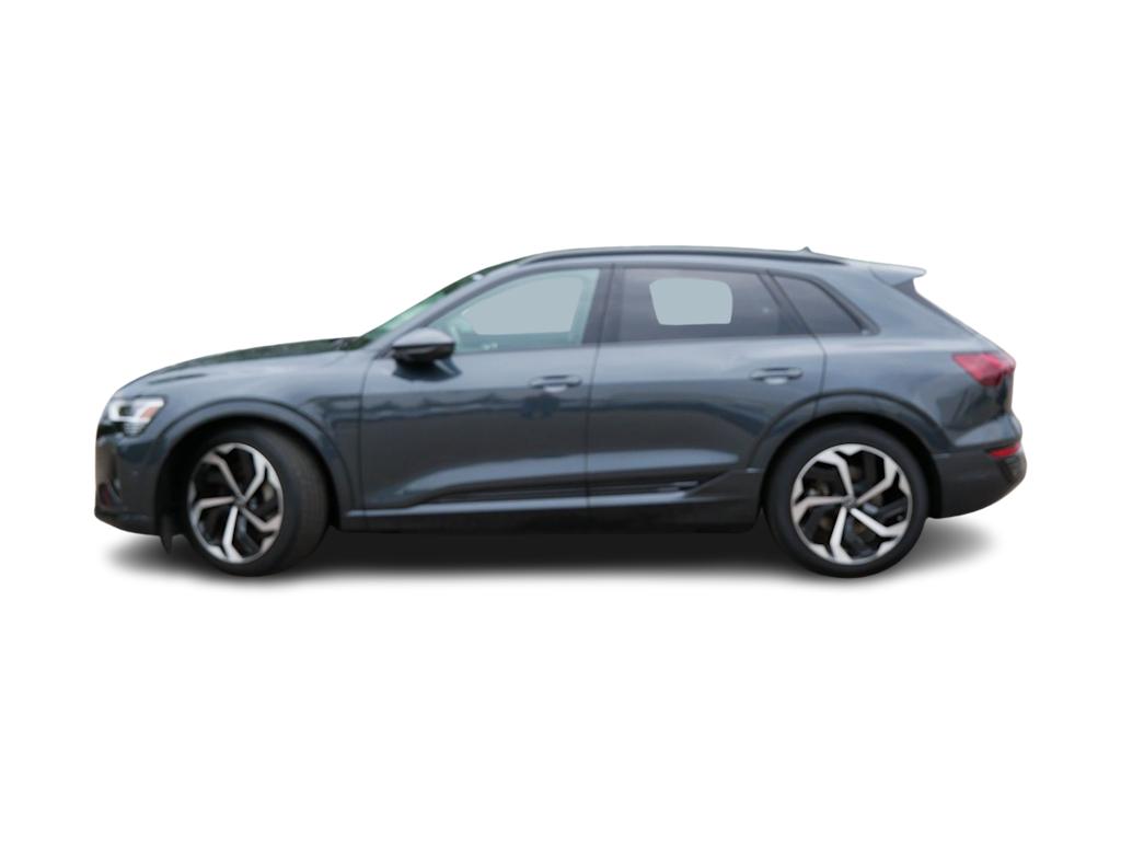 Thumbnail: 2024 Audi Q8 e-tron - 3