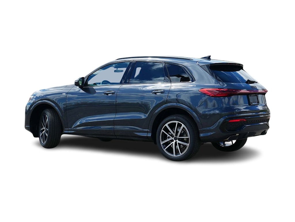 Thumbnail: 2026 Audi Q5 - 4