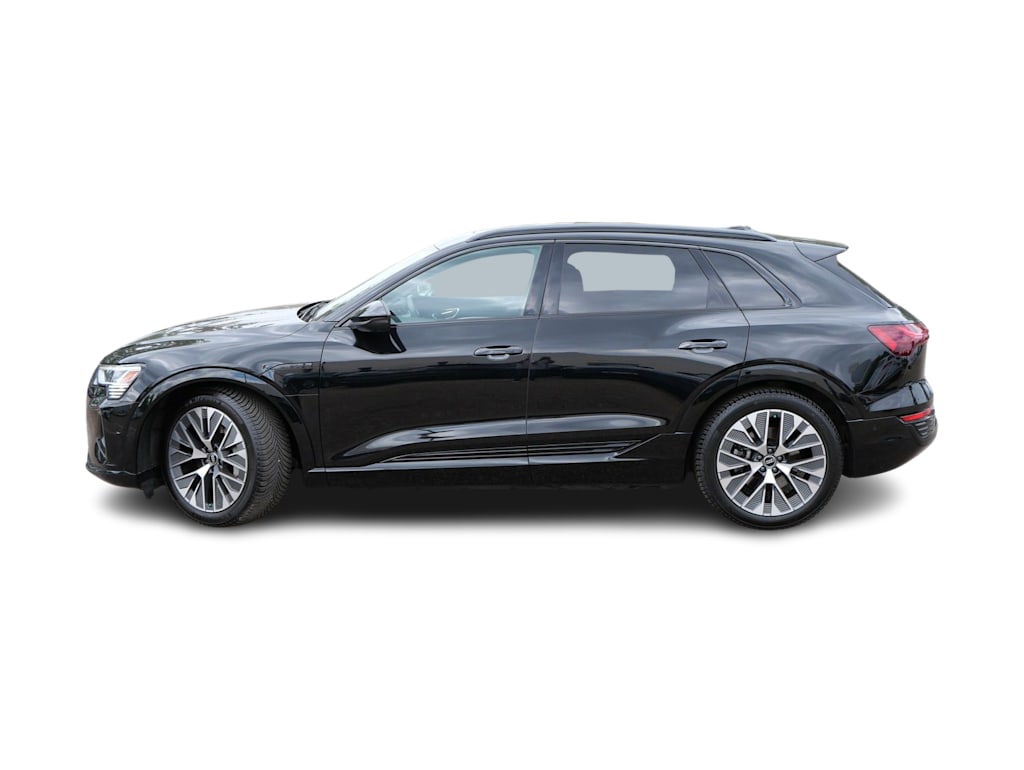 Thumbnail: 2024 Audi Q8 e-tron - 3