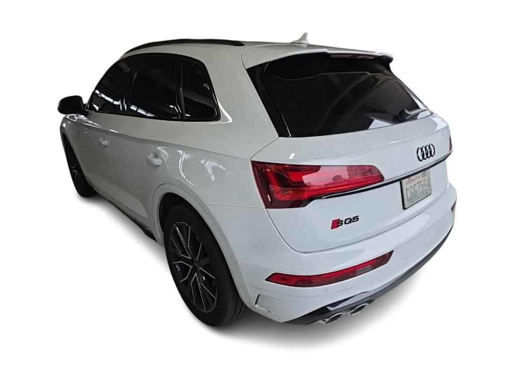 Thumbnail: 2023 Audi SQ5 - 3