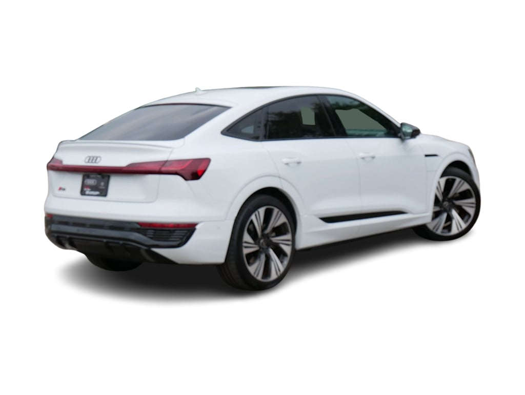 Thumbnail: 2024 Audi Q8 e-tron - 14