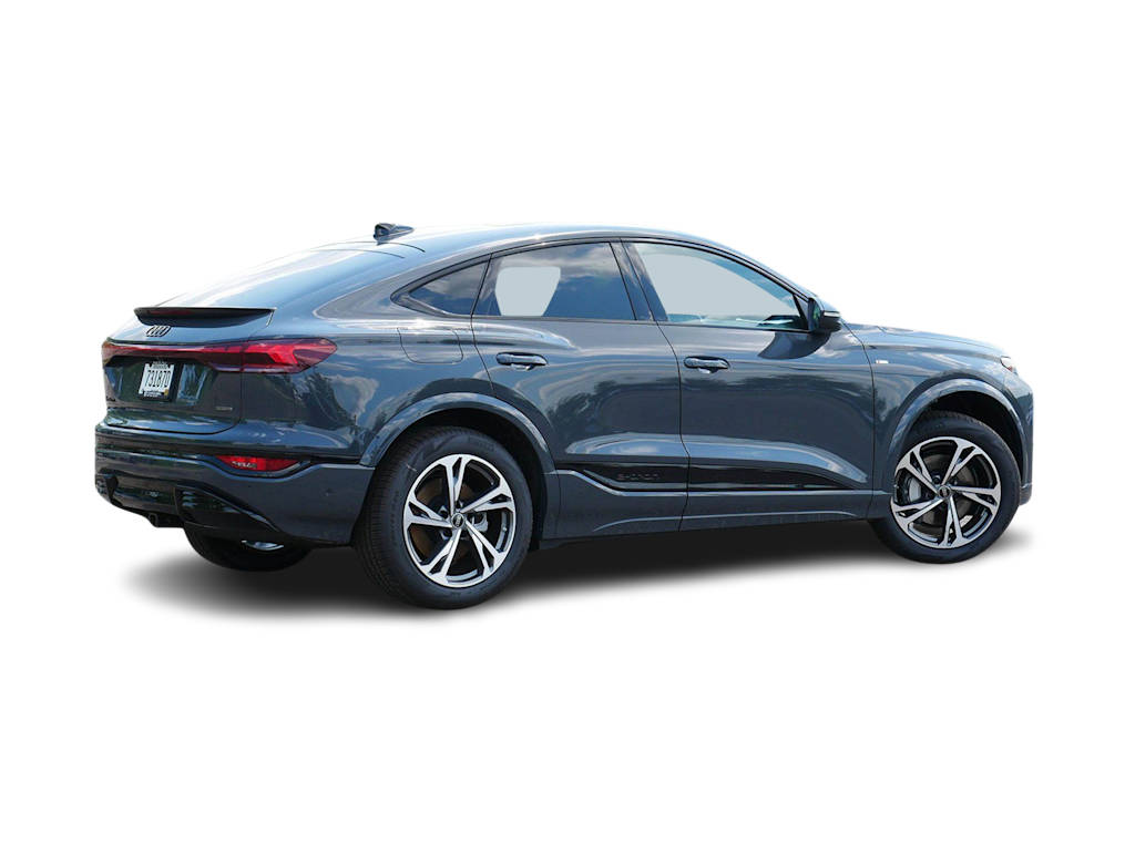 Thumbnail: 2027 Audi Q6 e-tron - 14