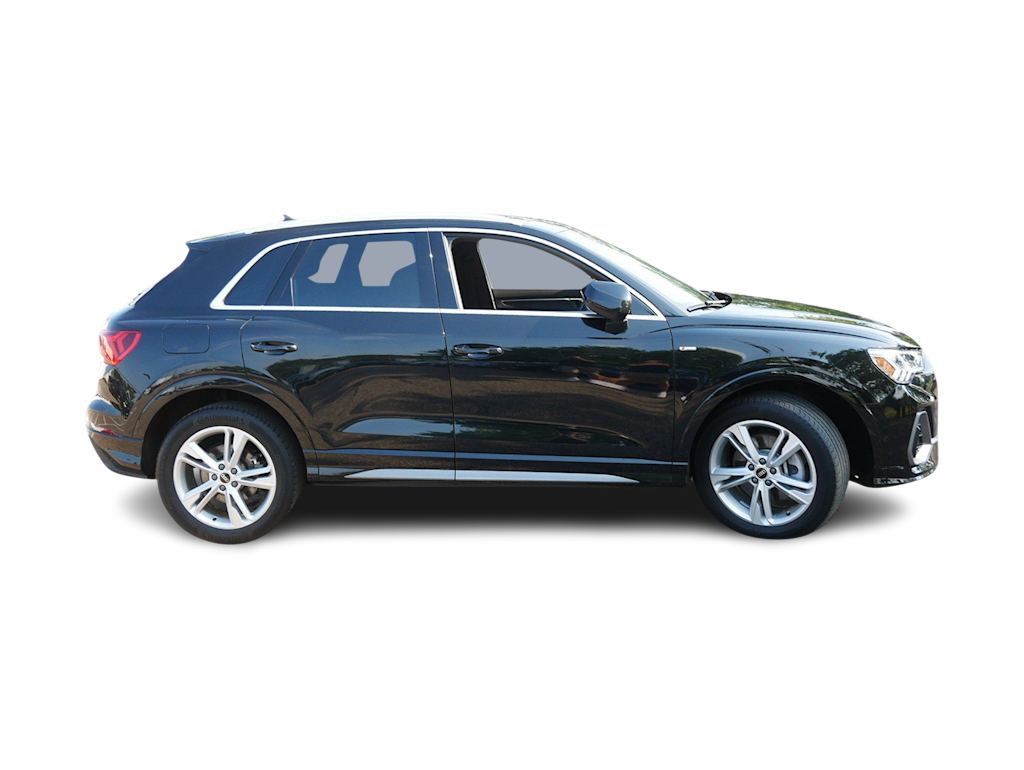 Thumbnail: 2023 Audi Q3 - 15