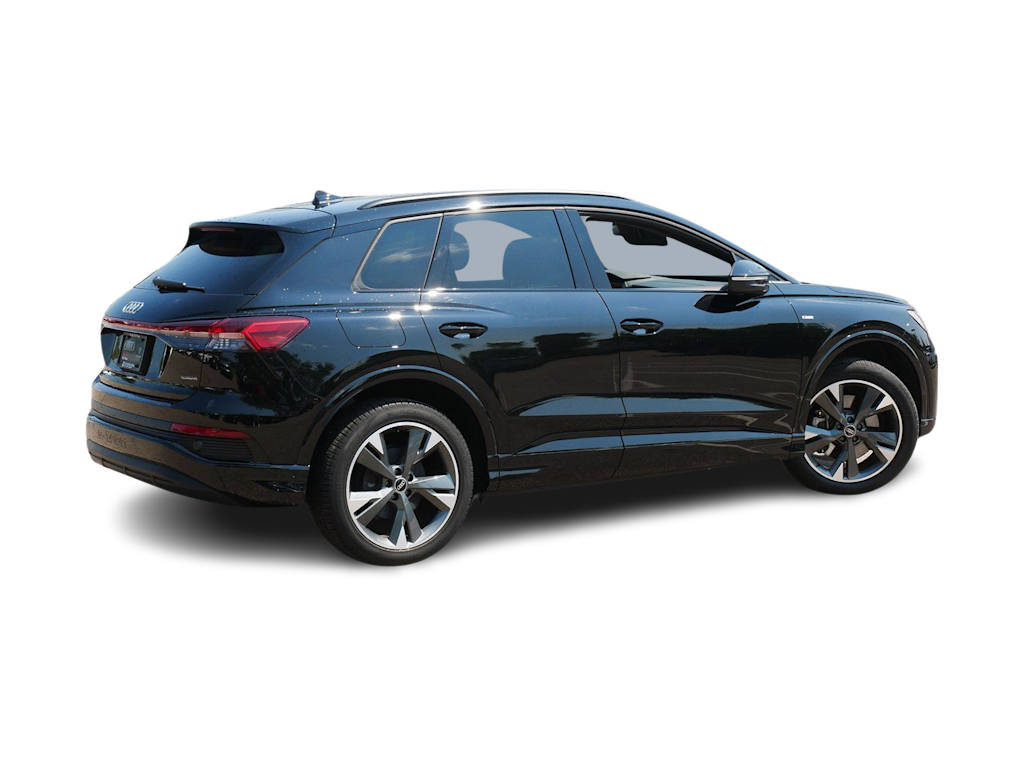 Thumbnail: 2023 Audi Q4 e-tron - 14