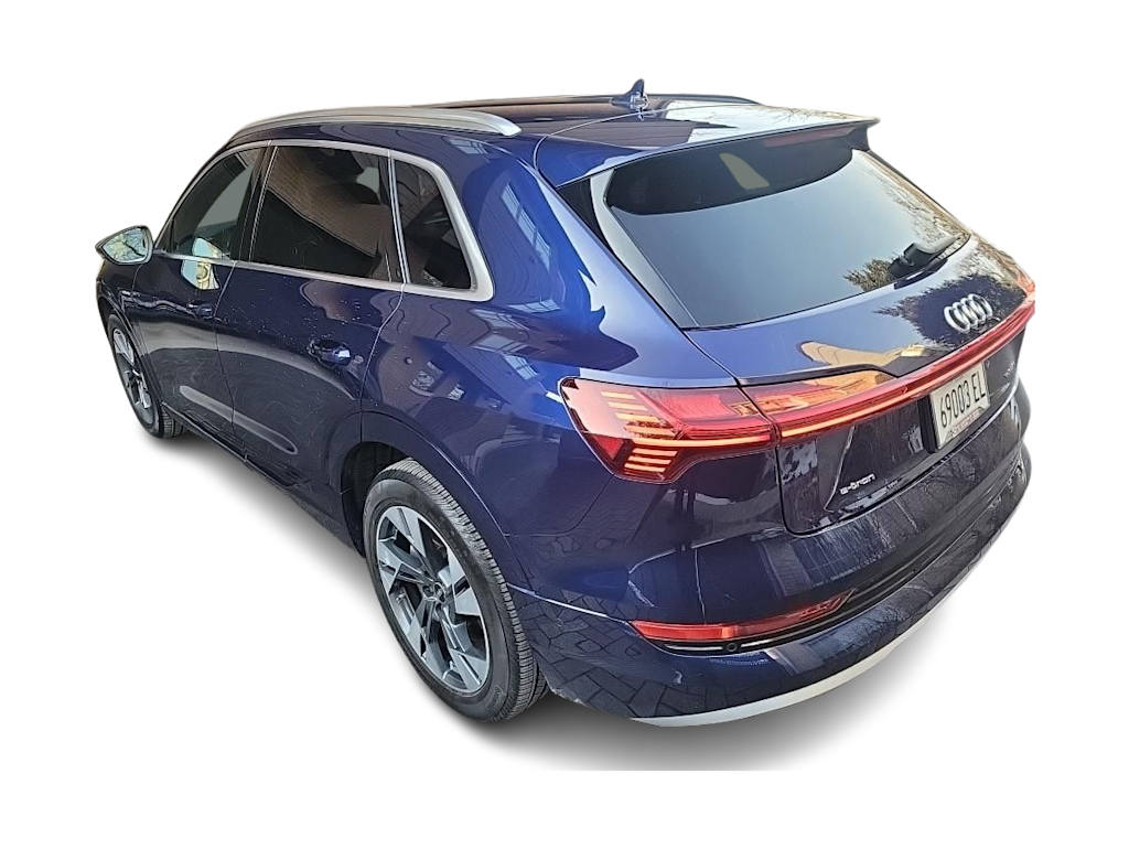 Thumbnail: 2023 Audi e-tron - 4