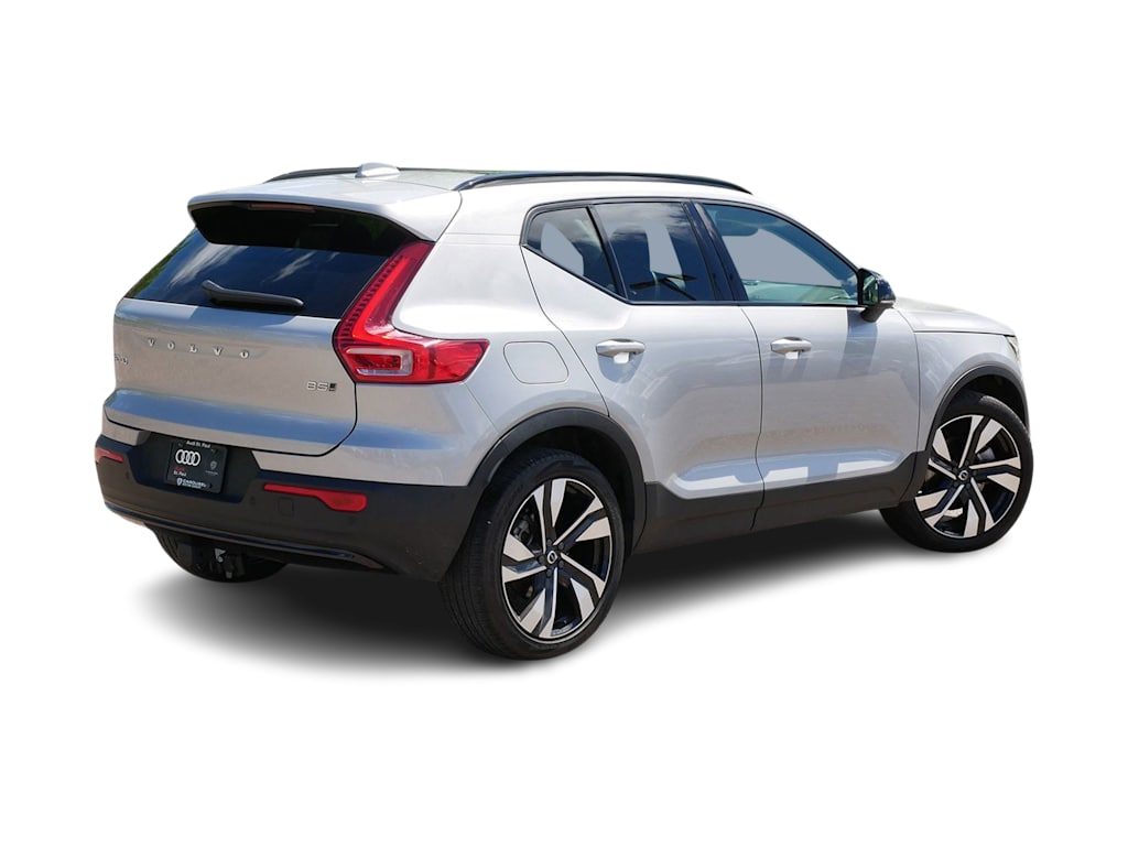 Thumbnail: 2023 Volvo XC40 - 10