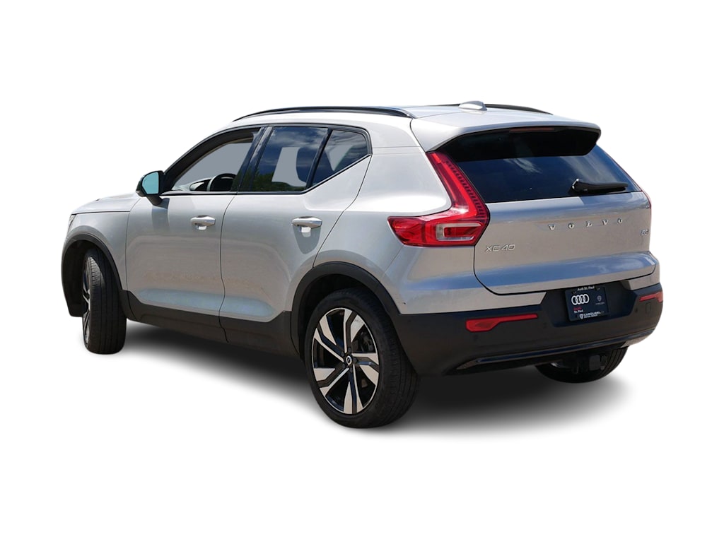 Thumbnail: 2023 Volvo XC40 - 3