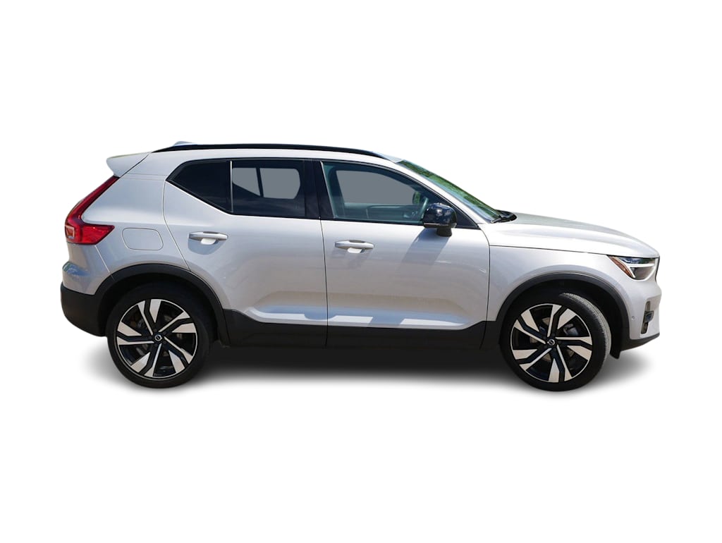 Thumbnail: 2023 Volvo XC40 - 11