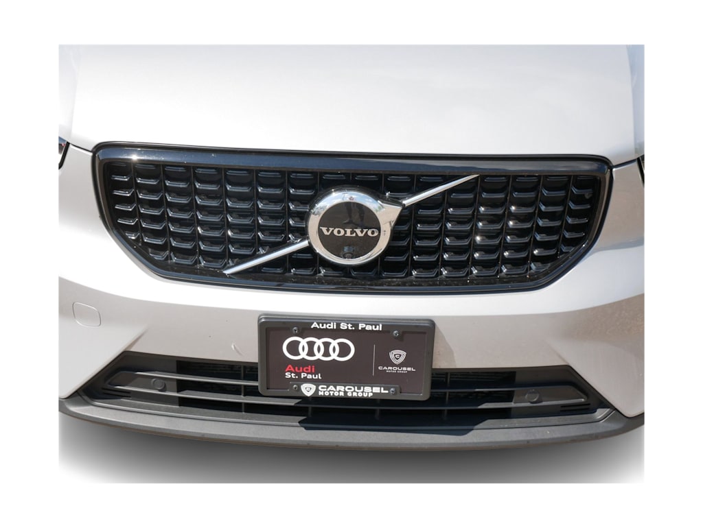 Thumbnail: 2023 Volvo XC40 - 5