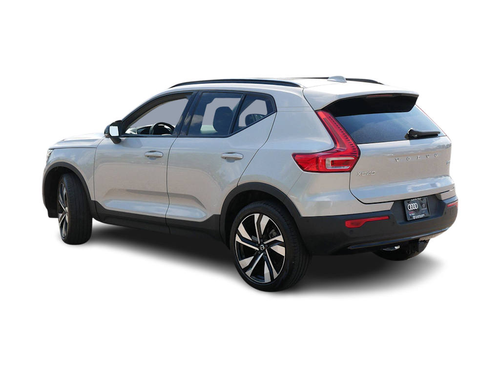 Thumbnail: 2023 Volvo XC40 - 4