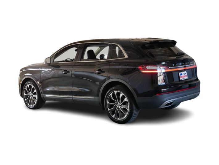 Thumbnail: 2023 Lincoln Nautilus - 4