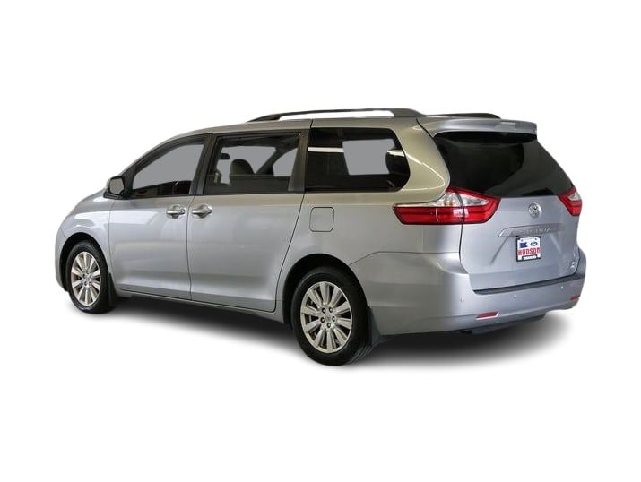 Thumbnail: 2017 Toyota Sienna - 4