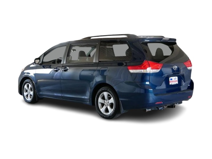 Thumbnail: 2011 Toyota Sienna - 4