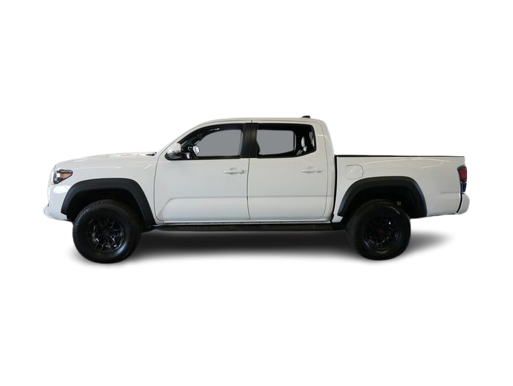 Thumbnail: 2020 Toyota Tacoma - 3