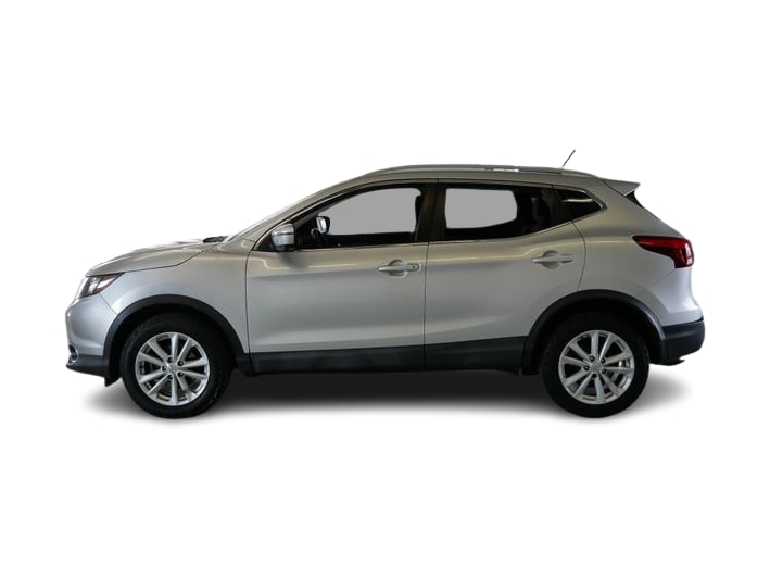 Thumbnail: 2017 Nissan Rogue Sport - 3