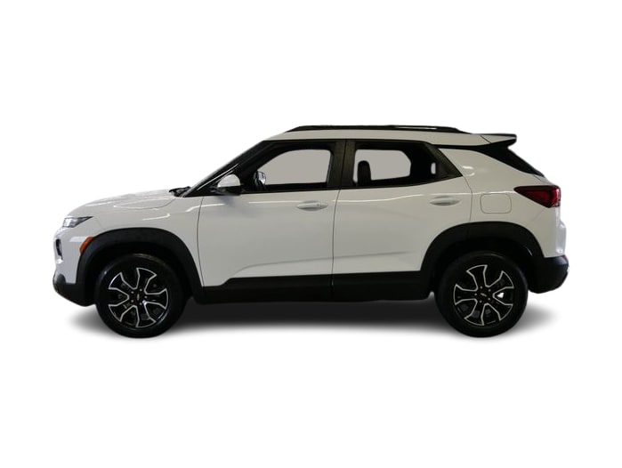 Thumbnail: 2023 Chevrolet TrailBlazer - 3