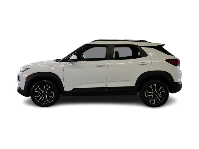 Thumbnail: 2023 Chevrolet TrailBlazer - 3