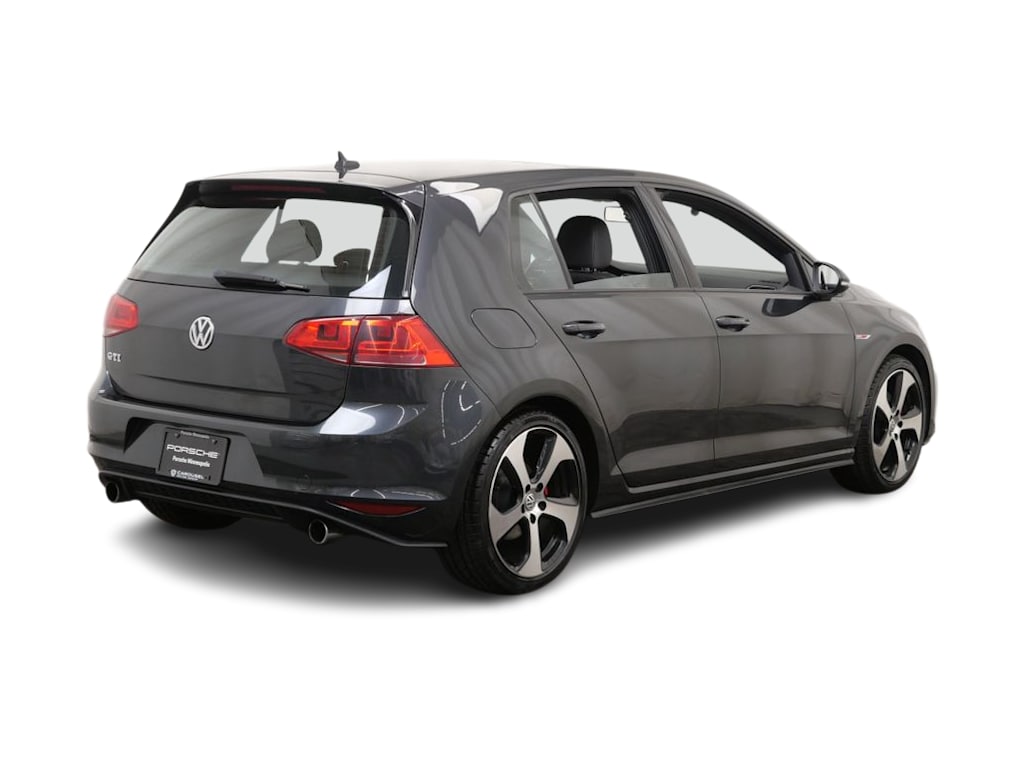 Thumbnail: 2015 Volkswagen Golf - 11
