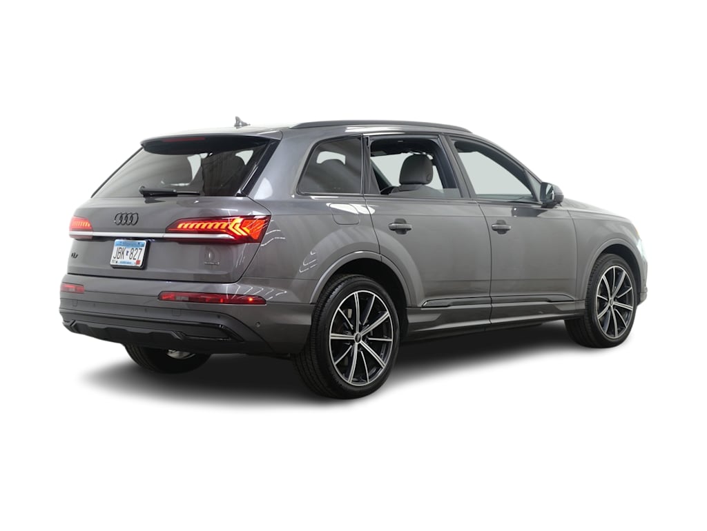 Thumbnail: 2021 Audi Q7 - 13