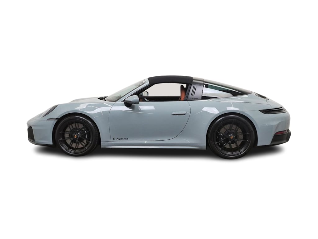 Thumbnail: 2025 Porsche 911 - 3