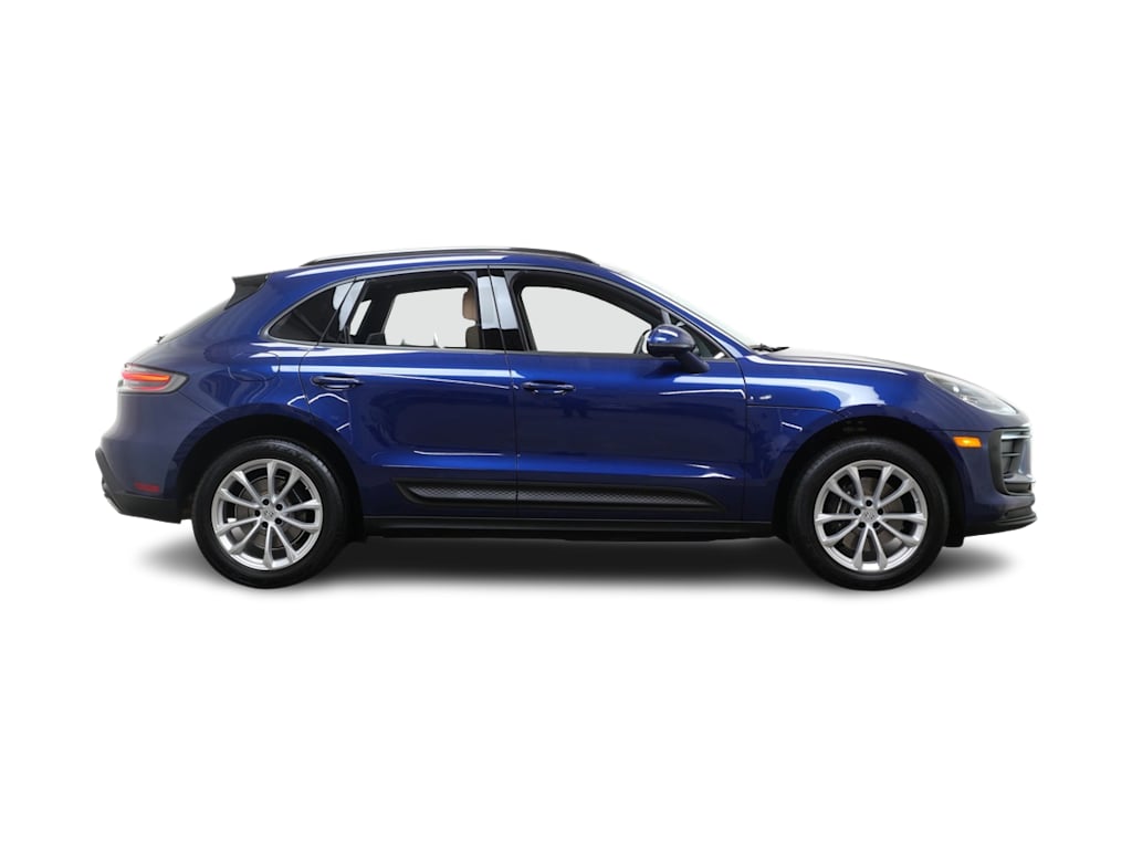 Thumbnail: 2025 Porsche Macan - 14