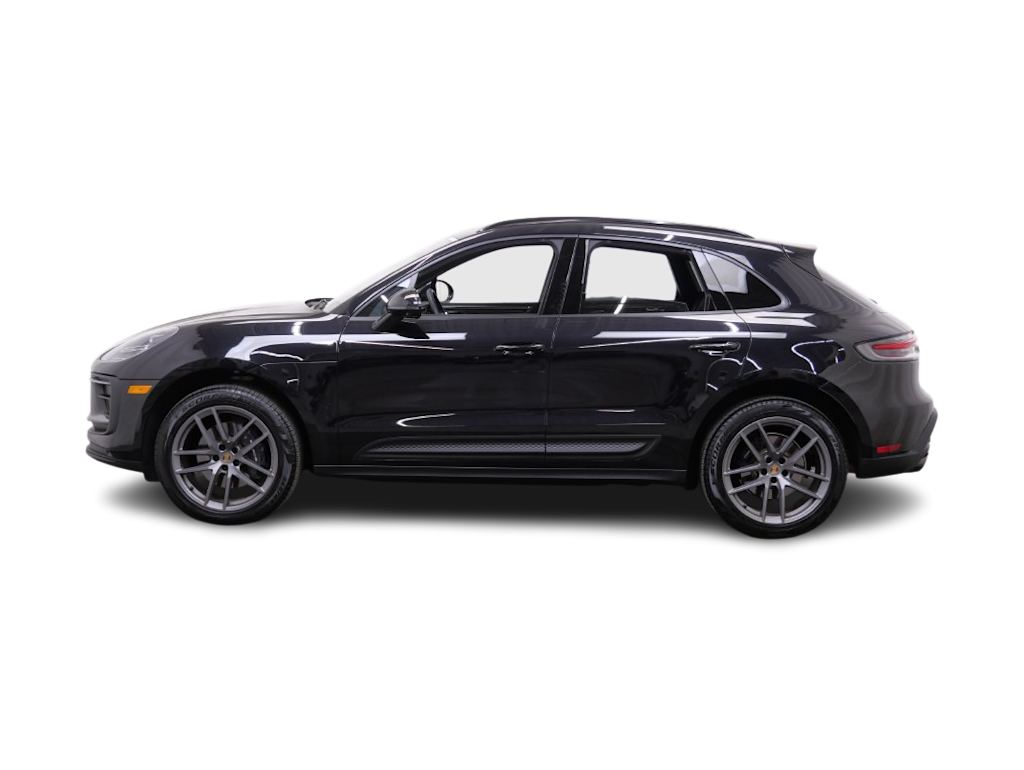 Thumbnail: 2026 Porsche Macan - 3