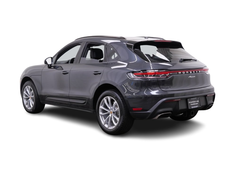 Thumbnail: 2026 Porsche Macan - 4