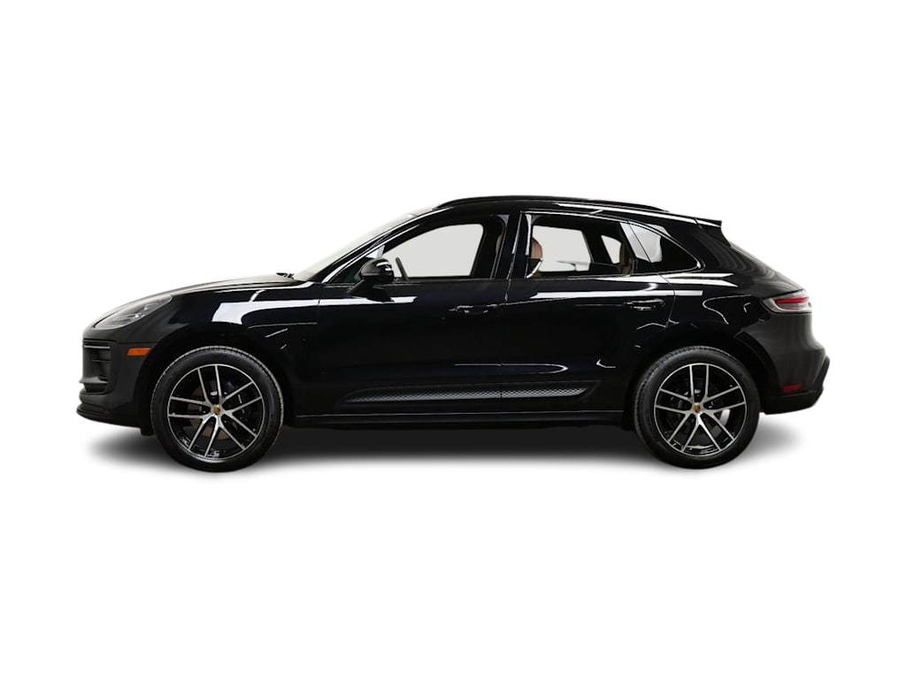 Thumbnail: 2026 Porsche Macan - 3