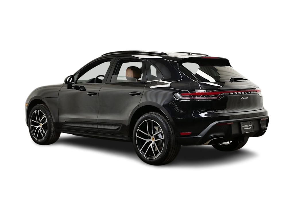 Thumbnail: 2026 Porsche Macan - 4