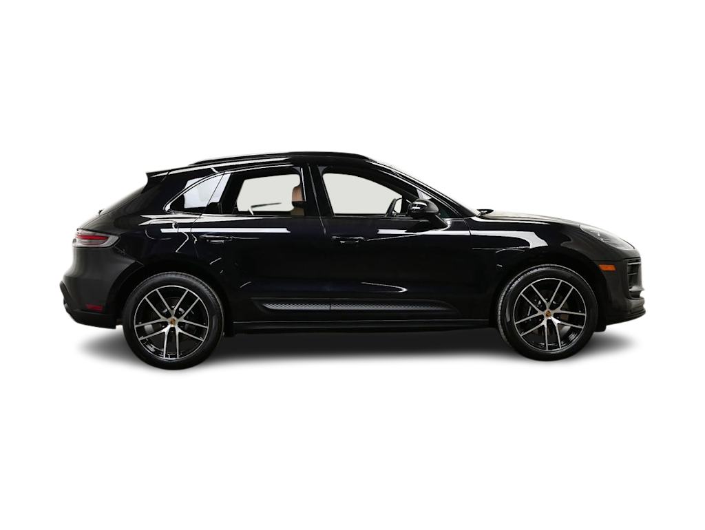 Thumbnail: 2026 Porsche Macan - 14