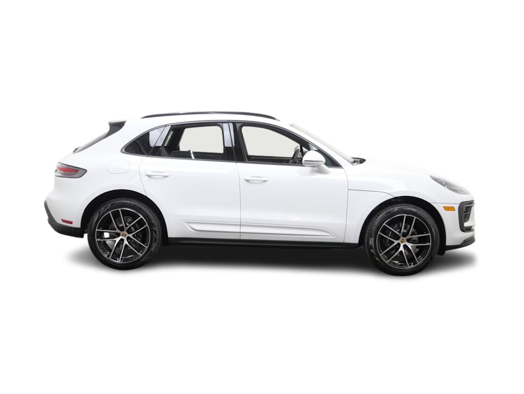 Thumbnail: 2026 Porsche Macan - 14