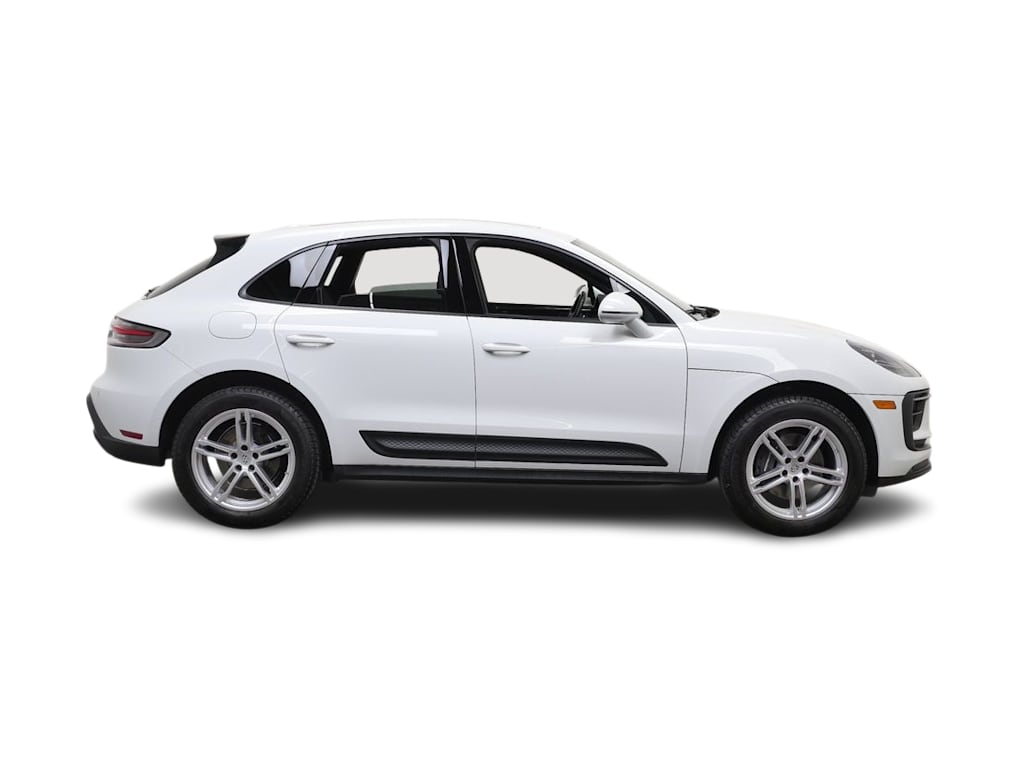 Thumbnail: 2024 Porsche Macan - 12