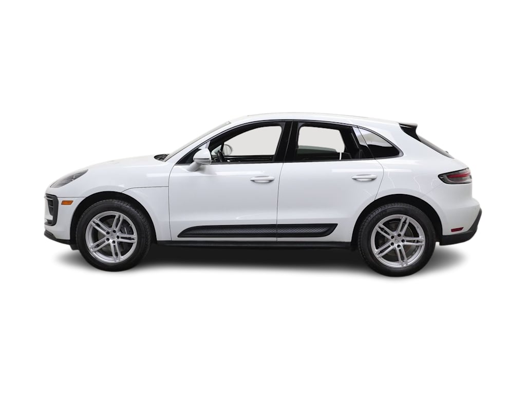 Thumbnail: 2024 Porsche Macan - 3