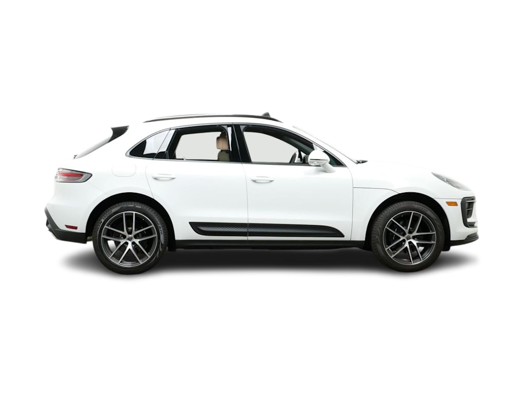 Thumbnail: 2025 Porsche Macan - 13