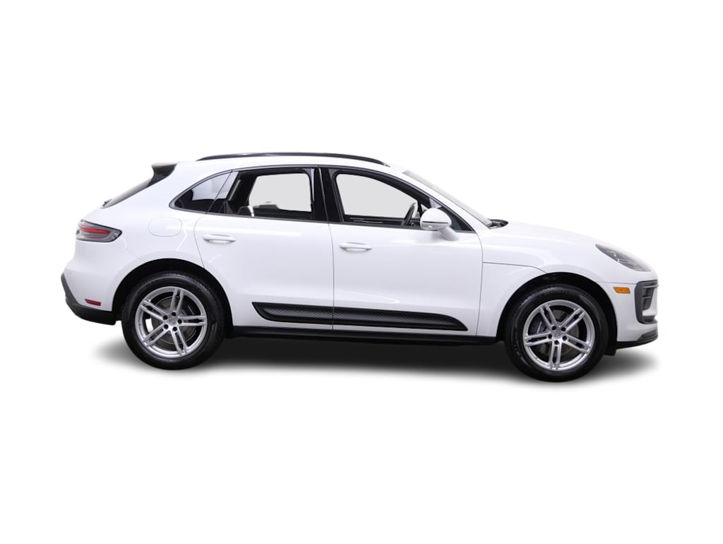 Thumbnail: 2026 Porsche Macan - 14