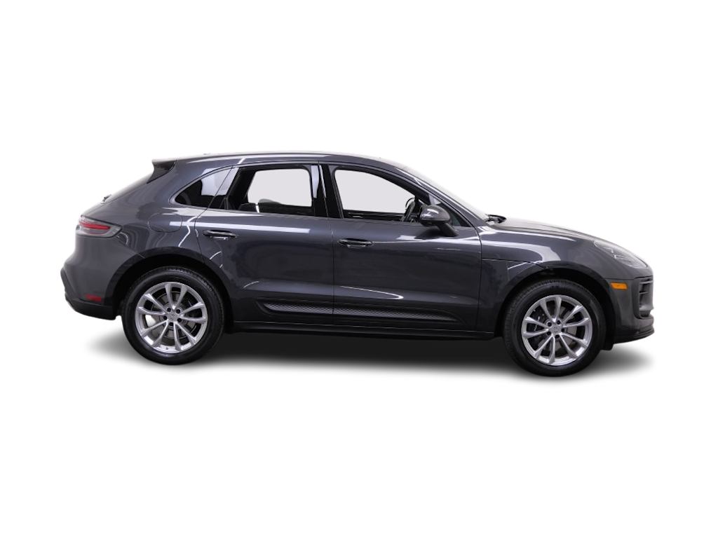 Thumbnail: 2026 Porsche Macan - 12