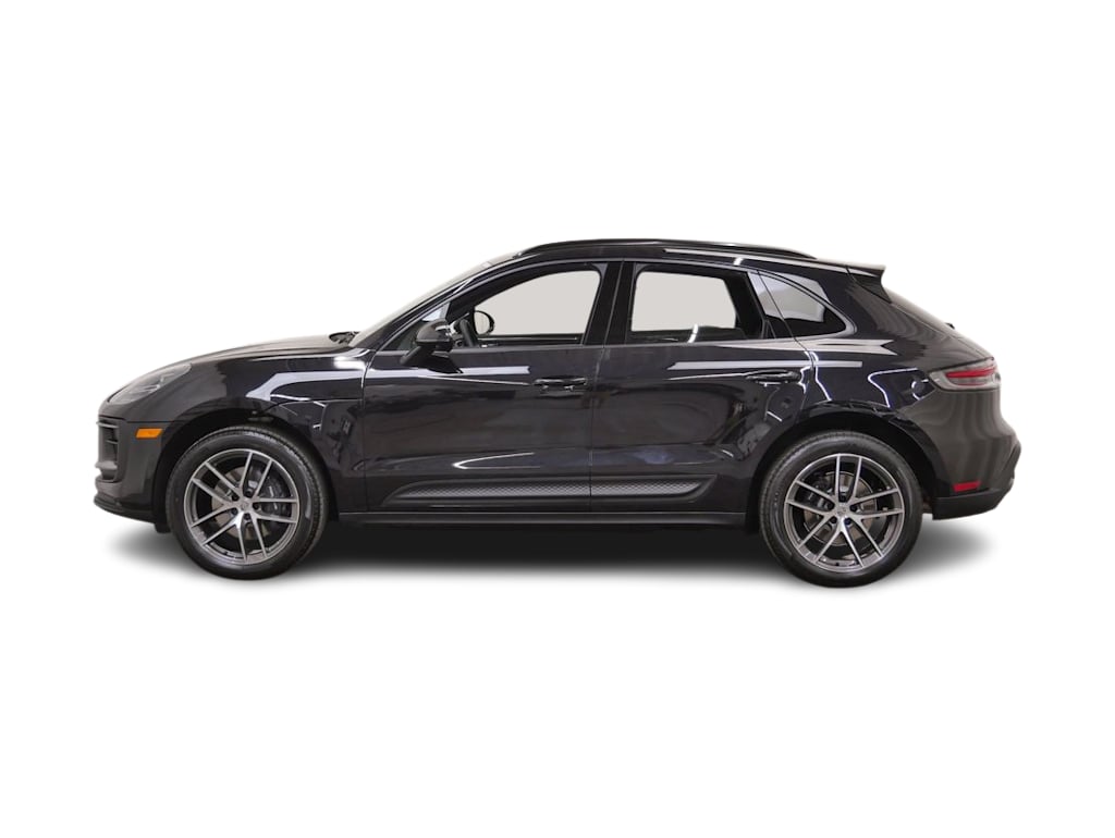 Thumbnail: 2026 Porsche Macan - 3