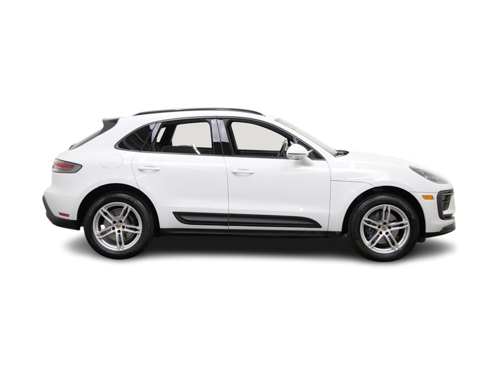 Thumbnail: 2026 Porsche Macan - 12