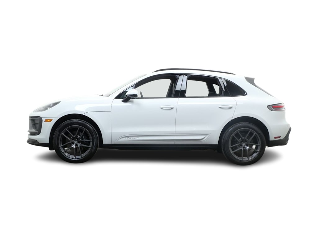 Thumbnail: 2026 Porsche Macan - 3