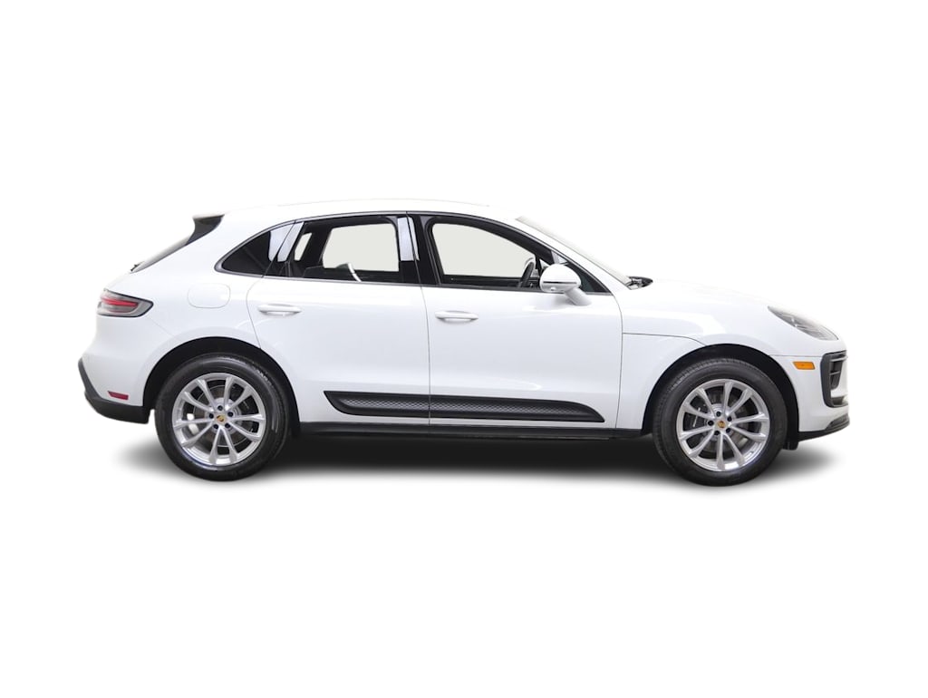 Thumbnail: 2026 Porsche Macan - 12