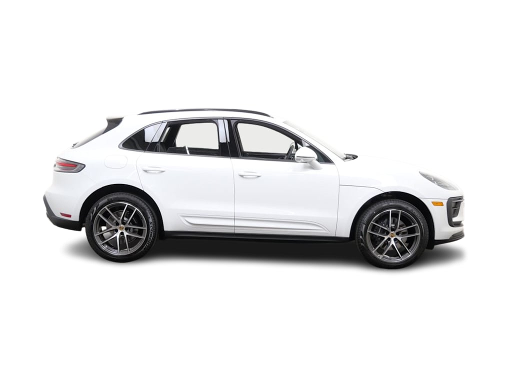 Thumbnail: 2026 Porsche Macan - 12