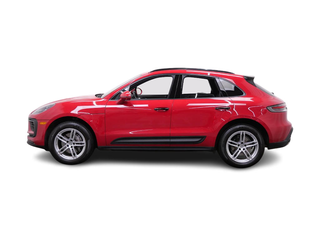 Thumbnail: 2023 Porsche Macan - 3