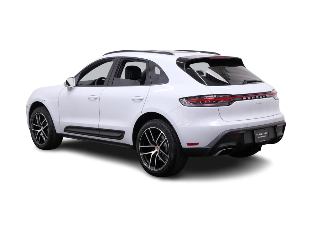Thumbnail: 2026 Porsche Macan - 4