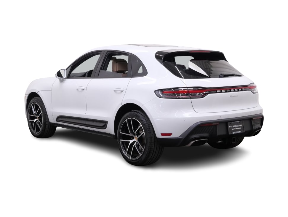 Thumbnail: 2026 Porsche Macan - 4