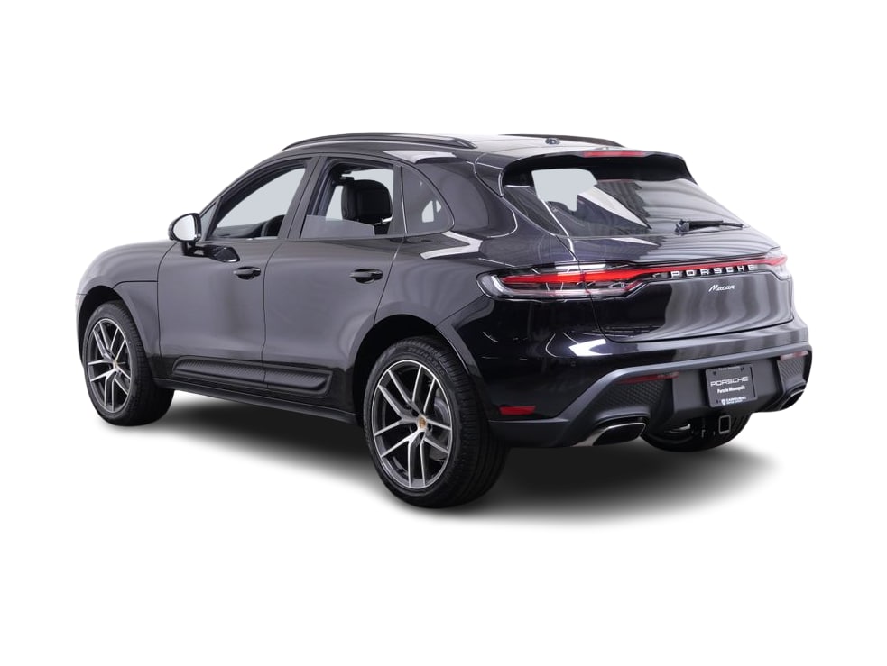 Thumbnail: 2026 Porsche Macan - 4