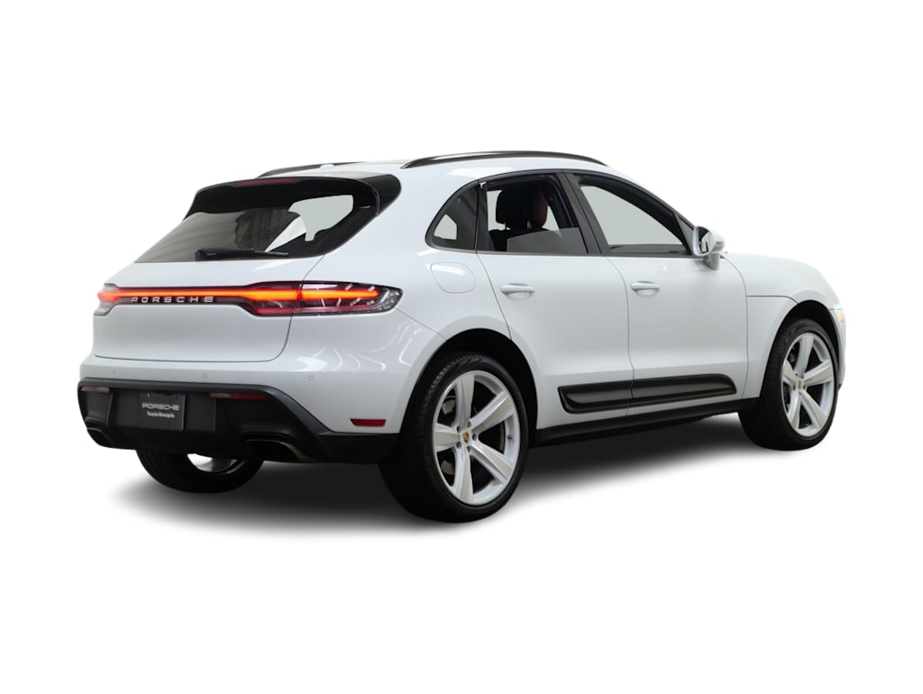 Thumbnail: 2022 Porsche Macan - 11