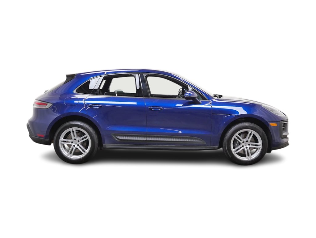 Thumbnail: 2024 Porsche Macan - 12